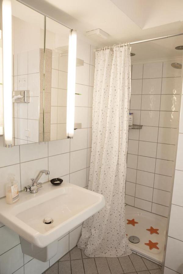 Air Boardinghouse Tulip Stockum, Zu Fuss - 3 Minuten Zur Messe Düsseldorf Dış mekan fotoğraf
